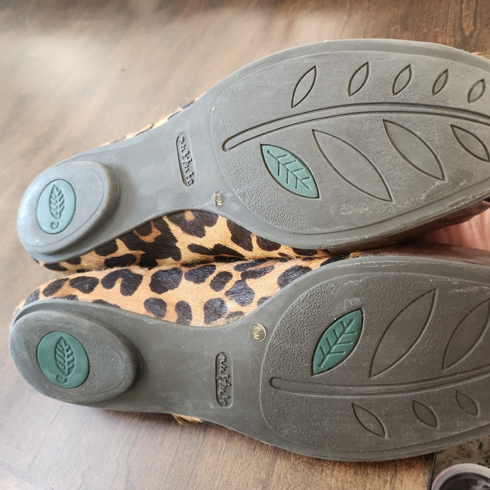 Nurture Leopard print Hair/Leather flats 8.5M NWOT - Picture 6 of 7
